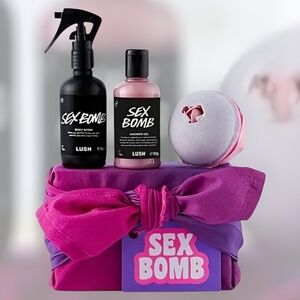 NEW Lush SEX BOMB Gift Set